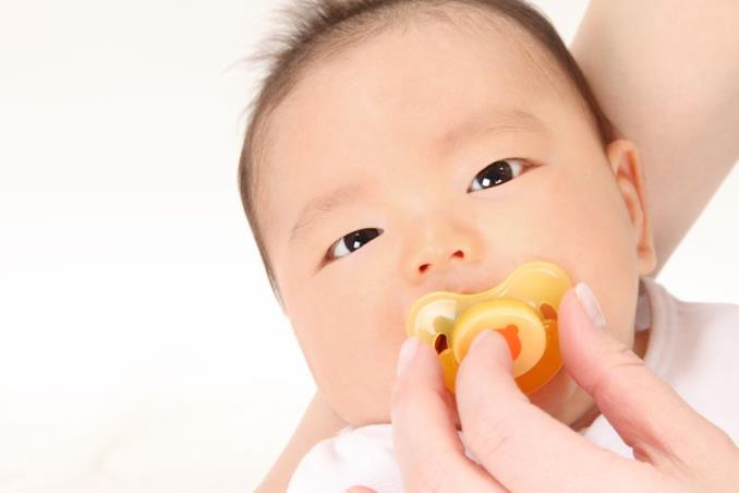 宝宝不吃奶粉怎么办，教你五招搞定