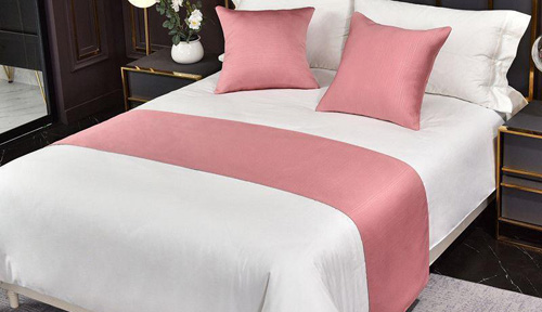酒店床上一条长条布有什么用，酒店床上的横条布是做什么用的